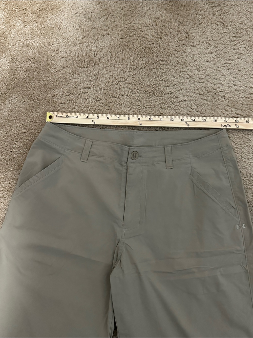 Under Armour Heat Gear Performance Shorts in Khaki Tan Size 36 EUC - Picture 7 of 8